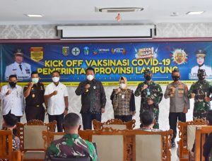 Kick Off Vaksinasi Covid -19 Provinsi Lampung, Ini yang Pertama Divaksinasi