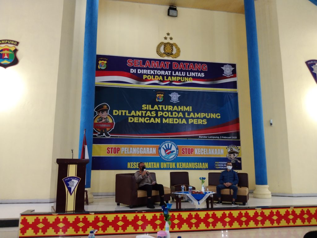 Peringatan Dini Hujan Lebat Disertai Petir, Dirlantas Polda Lampung Kombes Donny Imbau Warga Selalu Berhati-hati Dalam Berkendara