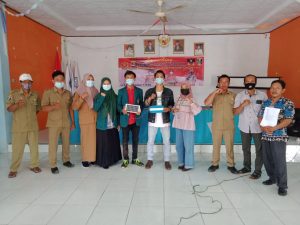 Mahasiswa KKN PDMD Unila Sosialisasi Pembuatan Lampu Jalan Gratis Otomatis di Tanjung Tirto