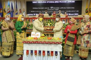 Gubernur Arinal Hadiri Rapat Paripurna Istimewa DPRD Peringatan HUT Ke-57 Provinsi Lampung