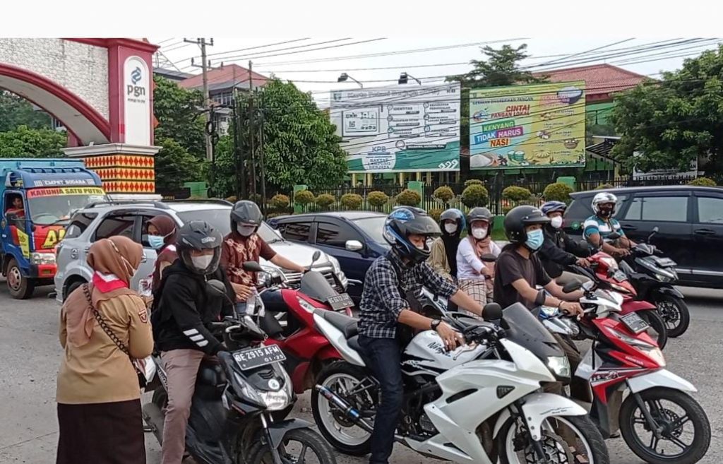 Komunitas Sako SPN Bagikan Takjil di 10 Titik