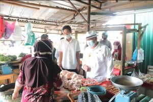 Asisten II Pemkab Pringsewu Monitoring Harga Bahan Pokok di Pasar