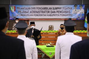 Puluhan Pejabat Administrator dan Pengawas di Lingkungan Pemkab Pringsewu Dilantik