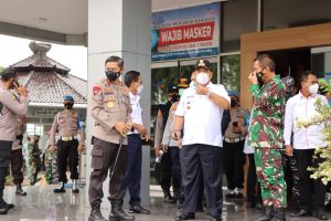 Gubernur Lampung Dampingi Kunjungan Rombongan Tim  Pemantauan Lokasi Penyekatan Peniadaan Mudik di Pelabuhan Bakauheni