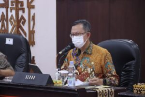 Pimpin Rapat Tindak Lanjut Hasil Evaluasi SAKIP Tahun 2020, Sekdaprov Lampung Imbau Dinas Perbaiki Dokumen Perencanaan