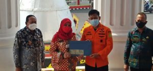 Pemkot Bandarlampung Serahkan Bantuan Kendaraan Operasional Kepada Basarnas Lampung