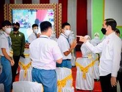 Presiden Menyapa Peserta Vaksinasi di Provinsi Lampung, Ini Potretnya!