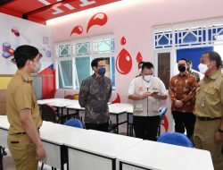 Wujudkan Sekolah Digital, Mendikbudristek Resmikan Fasilitas Baru Tiga SMK di Surakarta Dengan Prokes 5M