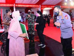 Bersama Panglima TNI dan Ketua DPR Tinjau Vaksinasi Massal Akabri 96, Kapolri: Terus Bekerja Keras Tanggulangi Covid-19