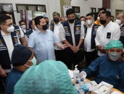 Menteri BUMN dan Ketum Kadin Indonesia Tinjau Vaksinasi di Kampus Unpab Medan