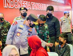 Akselerasi Vaksinasi, Kapolri Tegaskan Soliditas dan Sinergitas TNI-Polri akan Wujudkan Kekebalan Komunal