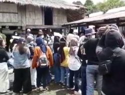 Sejumlah Mahasiswa Arsitektur ITERA Kunjungi Rumah Adat Pesagi dan Pernong Lampung Barat Tidak Menerapkan Prokes