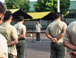 Kasrem 043 Gatam Jaga Kebugaran Dengan Berolahraga Bersama Prajurit dan PNS