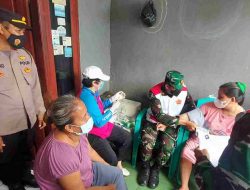 Percepat Hard Immunity Polsek Pasarkemis Polresta Tangerang Lakukan Vaksinasi Covid-19 Door To Door