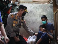 Kapolresta Tangerang Menahan Tangis saat Kunjungi Bocah Lumpuh Sejak Usia 1,5 Tahun
