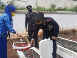 Hari Pahlawan, Kapolres Lampung Utara Ziarah dan Tabur Bunga