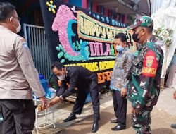 Cegah Penyebaran Covid-19, Babinsa Adi Purnomo Bersama Satgas Patroli di Tempat Pestaan dan Imbau Warga Patuhi Prokes 5M