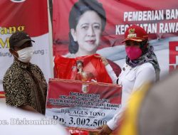Bupati Tuba Berikan Bantuan Tunai dan Sembako Warga Tertimpa Puting Beliung