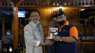 Bupati Pesibar Tandatangani Kerjasama dengan Universitas Pasundan Soal Pelaksanaan Pendidikan