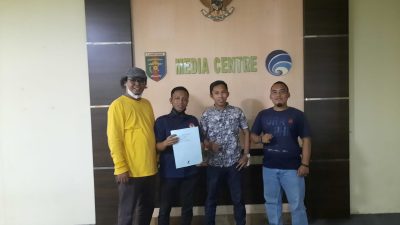 Jadi yang Pertama, Edwin Febrian Serahkan Berkas Pendaftaran Ketua IJP Lampung