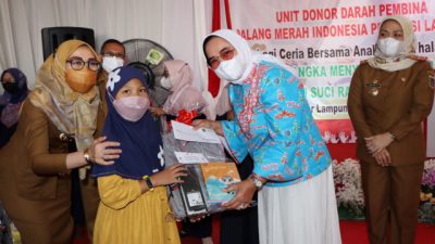 Sambut Bulan Ramadhan, Riana Sari Arinal Berbagi Bersama Penderita Thalasemia