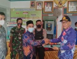 Bupati Pesibar Pesan ke Peratin yang Dilantik agar Merangkul Semua Pihak