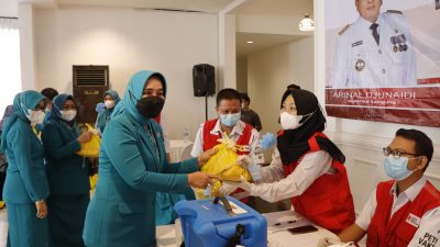 Ketua Tim Penggerak PKK Provinsi Lampung Tinjau Pelaksanaan Vaksinasi Booster