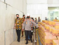 Cek Produksi Minyak Goreng di PT Tunas Baru Lampung, Kapolda Hendro Warning Ini ke Masyarakat!