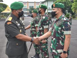 Danrem 043 Gatam Lampung Pimpin Upacara Kenaikan Pangkat Bintara dan Tamtama Periode 1 April 2022
