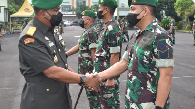 Danrem 043 Gatam Lampung Pimpin Upacara Kenaikan Pangkat Bintara dan Tamtama Periode 1 April 2022