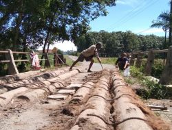 Jembatan Penghubung Antar Desa Ambruk, Pemkab Lampura Terkesan Tutup Mata