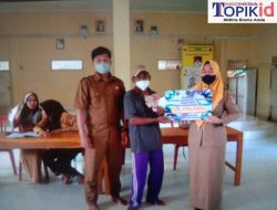 JELANG HARI RAYA IDUL FITRI 1443 H PEMDES TANJUNG SARI SALURKAN BLT-DD TAHAP PERTAMA KEPADA 100 KPM