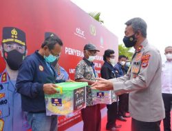 Wakapolda Lampung Serahkan Bantuan dari Kapolri kepada 50 Anggota KSPSI