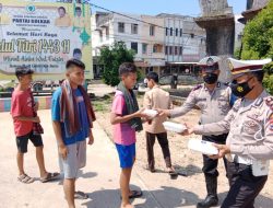 Momentum Jumat Berkah, Satlantas Polres Pringsewu Bagikan 200 Nasi Kotak