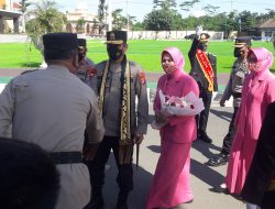 Kapolda Lampung, Irjen Pol. Akhmad Wiyagus Dan Istri Tiba Di Mapolda Lampung