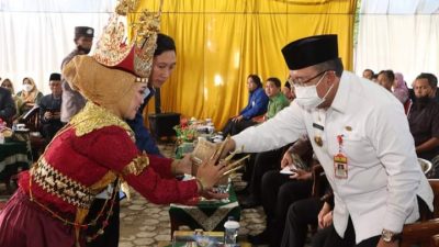 Sekdakab Lampura Hadiri Wisuda Universitas Muhammadiyah Kotabumi