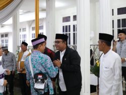 Wabup Ardito Lepas Calon Jamaah Haji Lamteng