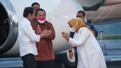 Presiden Jokowi dan Ibu Iriana Tiba di Lampung Disambut Gubernur Arinal Djunaidi