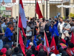 Aksi Unras Penolakan Kenaikan BBM di Jawa Timur Berjalan Aman dan Kondusif