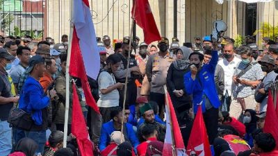 Aksi Unras Penolakan Kenaikan BBM di Jawa Timur Berjalan Aman dan Kondusif