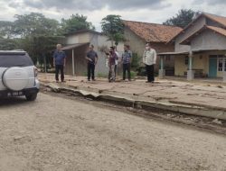 Ketua DPRD Lampung Tinjau Perbaikan Jalan