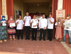 Pejabat Bupati Mesuji Simbolis Salurkan BLT BBM dan BPNT Di Kecamatan Tanjung Raya