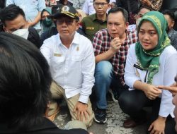 Sidang Rakyat, Wakil Gubernur Nunik Dampingi Ketua DPRD Provinsi Lampung Temui Massa Demonstran