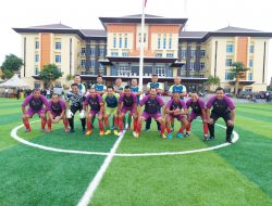 Meriahkan HUT TNI Ke -77, Tim Gabungan Waka Polda Lampung Kalahkan Tim Gabungan Dirpolairud Polda Lampung Dengan Skor 2 – 1, Dalam Pertandingan Eksibisi Mini Soccer Sinergi Cup 2022