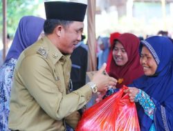 Parosil Serahkan Insentif Guru ngaji, Marbot dan Imam Masjid