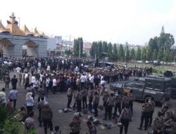 Ketua DPRD Lampung dan Wagub Nunik Temui Massa Aksi Tolak Kenaikan Harga BBM