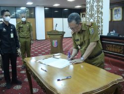 Pemprov Lampung Lakukan Penandatanganan Pakta Integritas Bersama Lembaga/Organisasasi Yang Bernaung Dalam LTSA-PMI