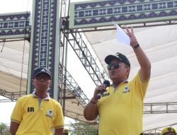 Di Depan Puluhan Ribu Massa Jalan Sehat HUT Ke-58 Partai Golkar, Arinal Djunaidi Teriakkan Yel Yel Airlangga Presiden