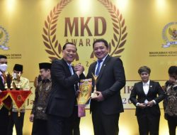 Berkontribusi Positif Untuk Citra DPR, Taufik Basari Raih MKD Award 2022