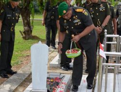 Peringati Hari Juang TNI AD 2022, Korem 043/Gatam Ziarah Rombongan
